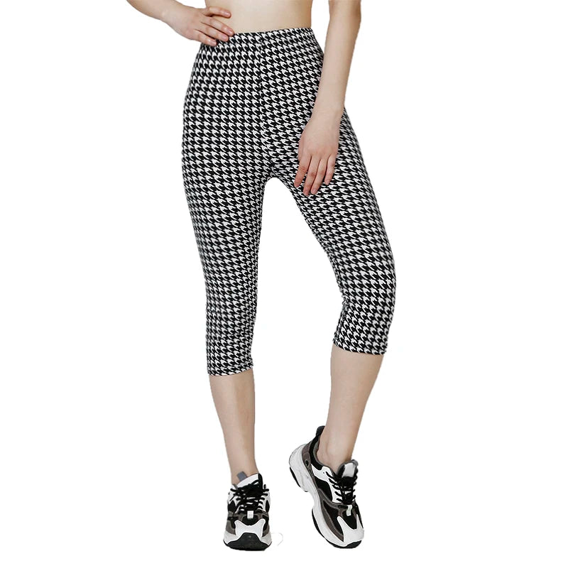 Canine Tooth Printed Capris