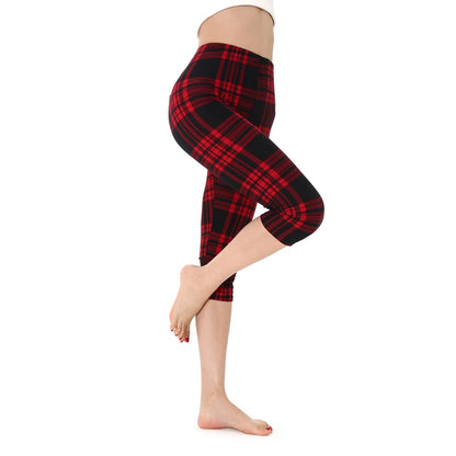 Plaid Three-Quarter Leggings - Fashionable Black and Red Mid-Calf Pants for Casual Wear